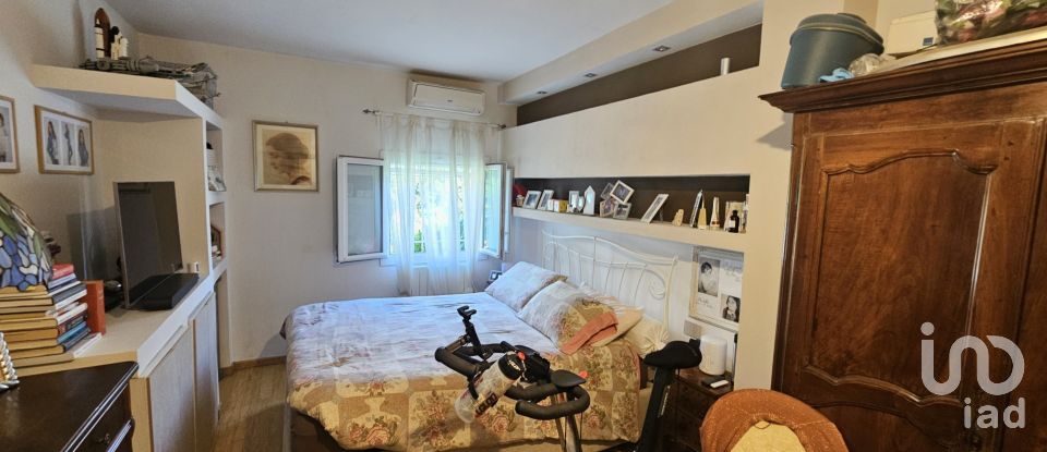 Appartamento 8 locali di 165 m² a Arenzano (16011)