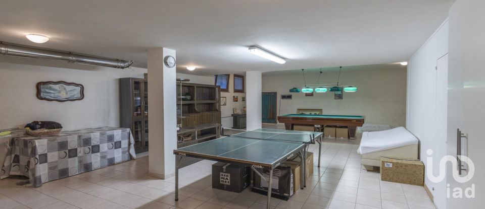 Villa 10 locali di 500 m² in Porto Sant'Elpidio (63821)