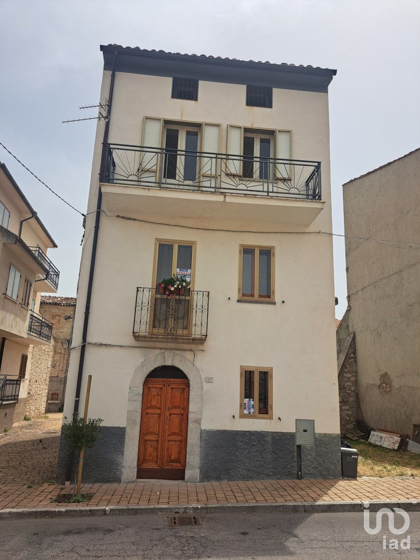 Casa 7 locali di 150 m² in Colledimacine (66010)