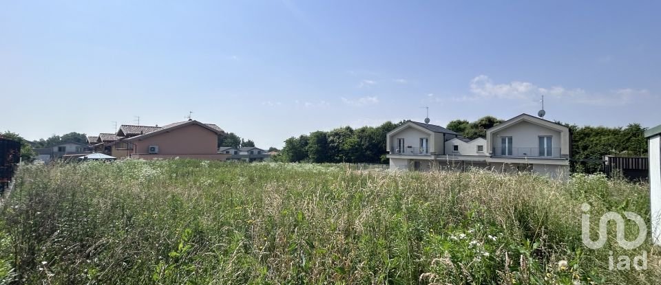 Land of 980 m² in Appiano Gentile (22070)