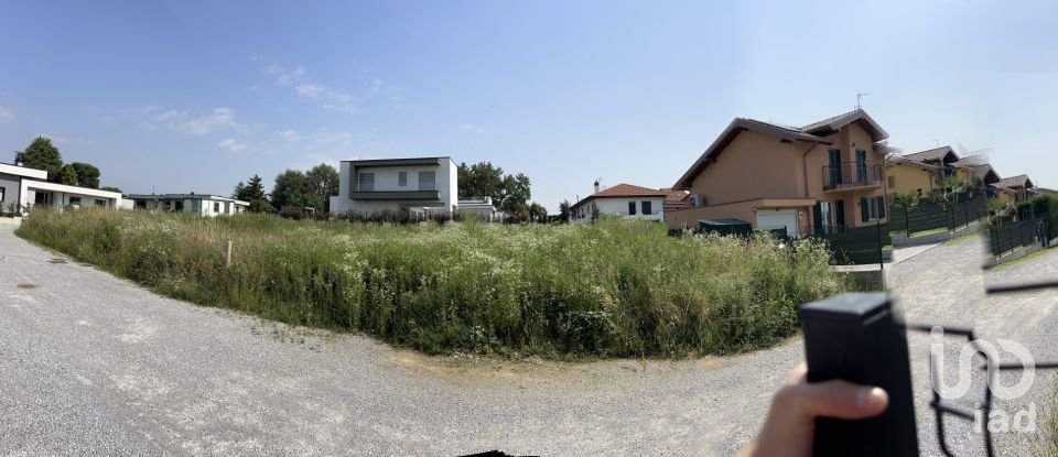 Land of 980 m² in Appiano Gentile (22070)