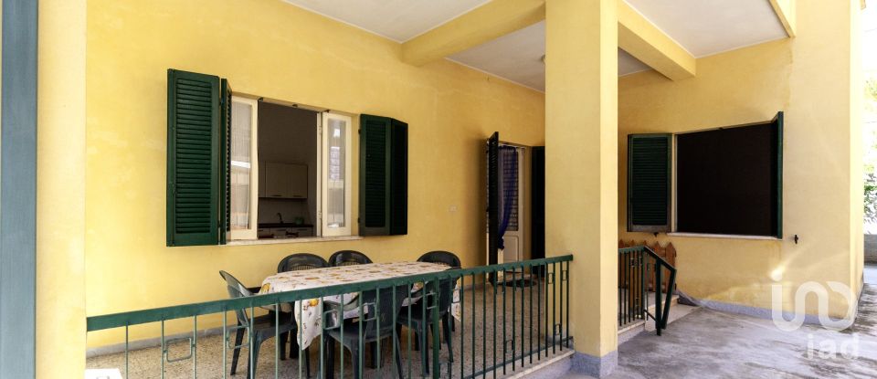 Lodge 7 rooms of 186 m² in Tortoreto (64018)