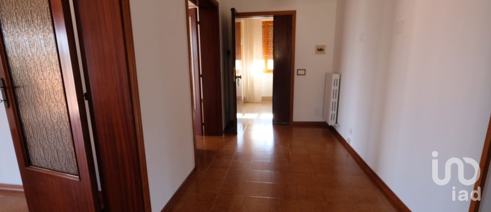 Appartamento 9 locali di 240 m² a Castelbellino (60030)