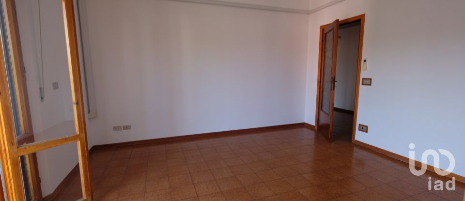 Appartamento 9 locali di 240 m² a Castelbellino (60030)