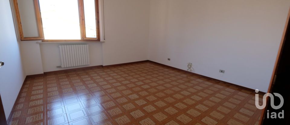 Appartamento 9 locali di 240 m² a Castelbellino (60030)