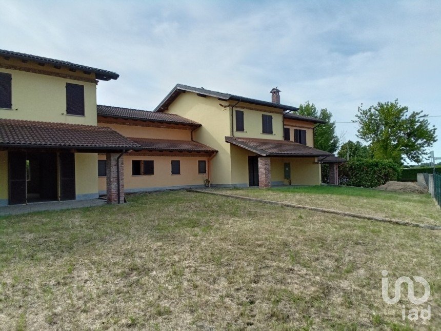 Villa 6 locali di 163 m² in Piovera (15040)