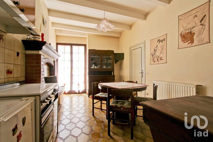 Apartment 5 rooms of 208 m² in Sant'Angelo in Vado (61048)