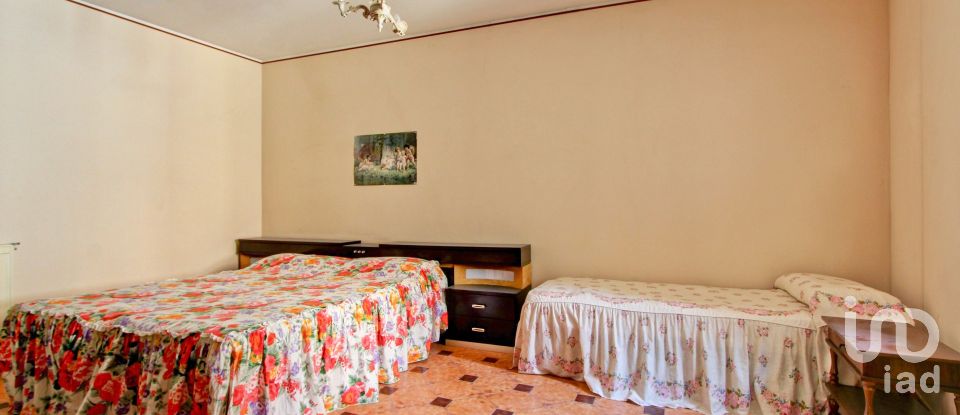 Apartment 5 rooms of 208 m² in Sant'Angelo in Vado (61048)