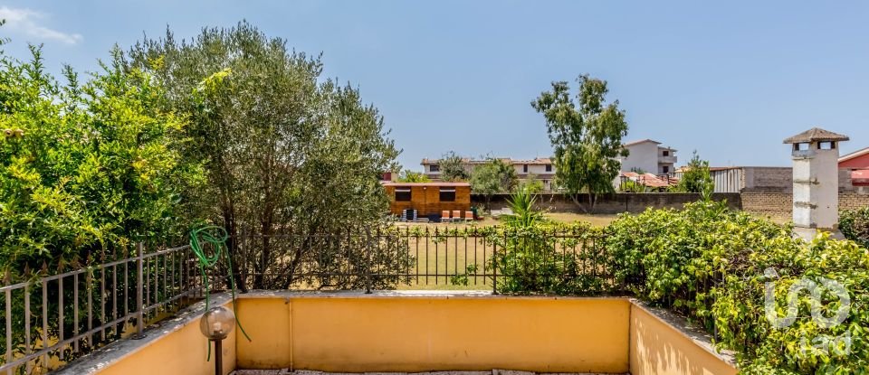 Villa a schiera 2 locali di 47 m² in Roma (00148)