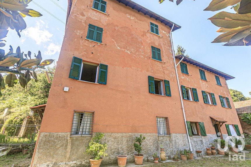 Mansion 10 rooms of 350 m² in Ceranesi (16014)