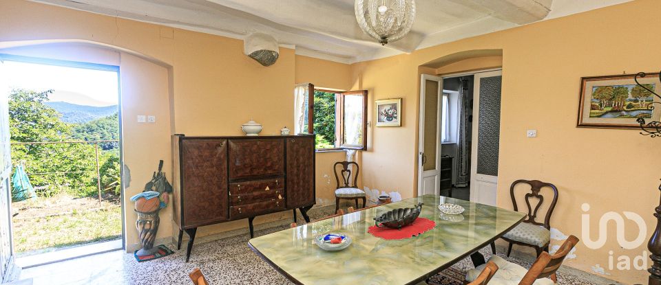 Mansion 10 rooms of 350 m² in Ceranesi (16014)