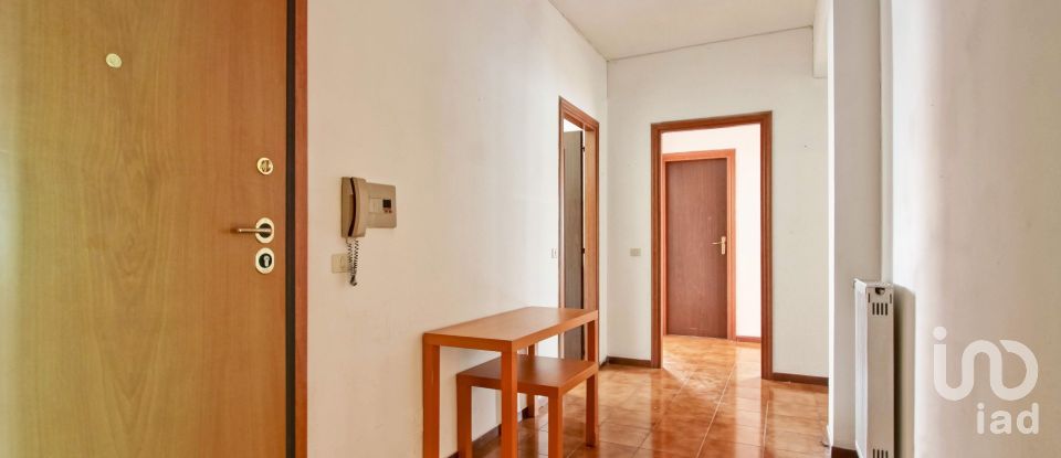 Four-room apartment of 145 m² in Roma (00156)