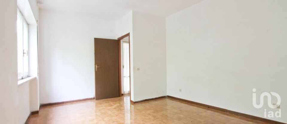 Four-room apartment of 145 m² in Roma (00156)