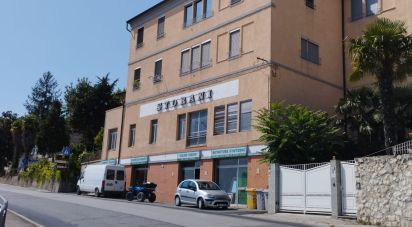 Negozio / locale commerciale di 509 m² in Osimo (60027)