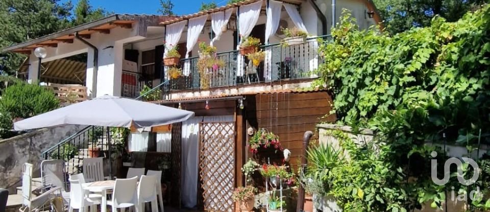 Casa indipendente 10 locali di 180 m² in Arezzo (52100)