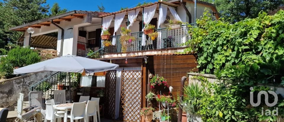 Casa indipendente 10 locali di 180 m² in Arezzo (52100)