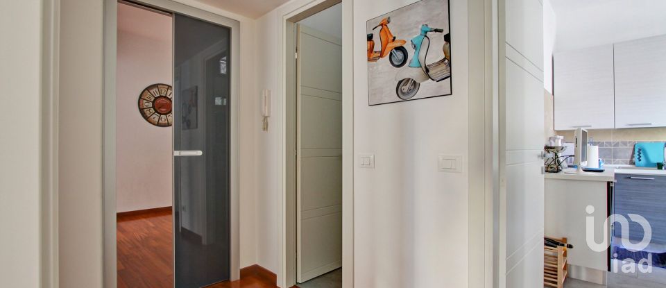 Three-room apartment of 111 m² in Roma (00179)