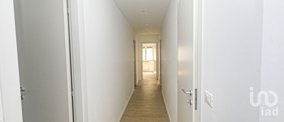 Four-room apartment of 96 m² in Genova (16142)