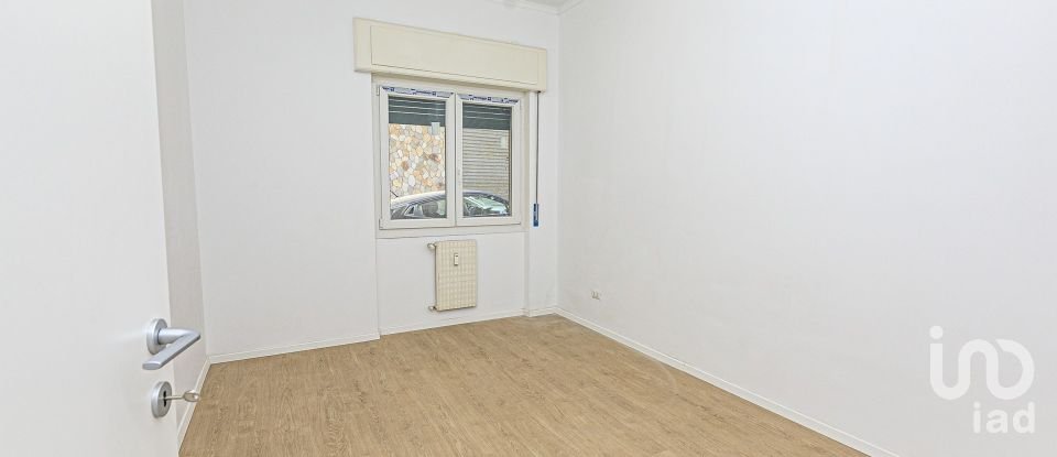 Four-room apartment of 96 m² in Genova (16142)