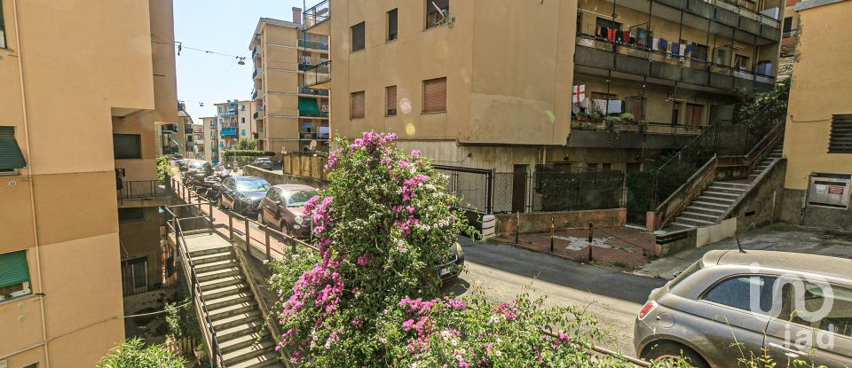 Four-room apartment of 96 m² in Genova (16142)