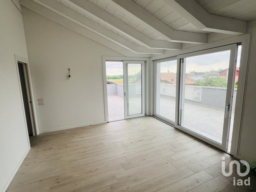 Building 5 rooms of 180 m² in Rubano (35030)