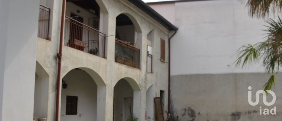 Bilocale di 85 m² a Desio (20832)