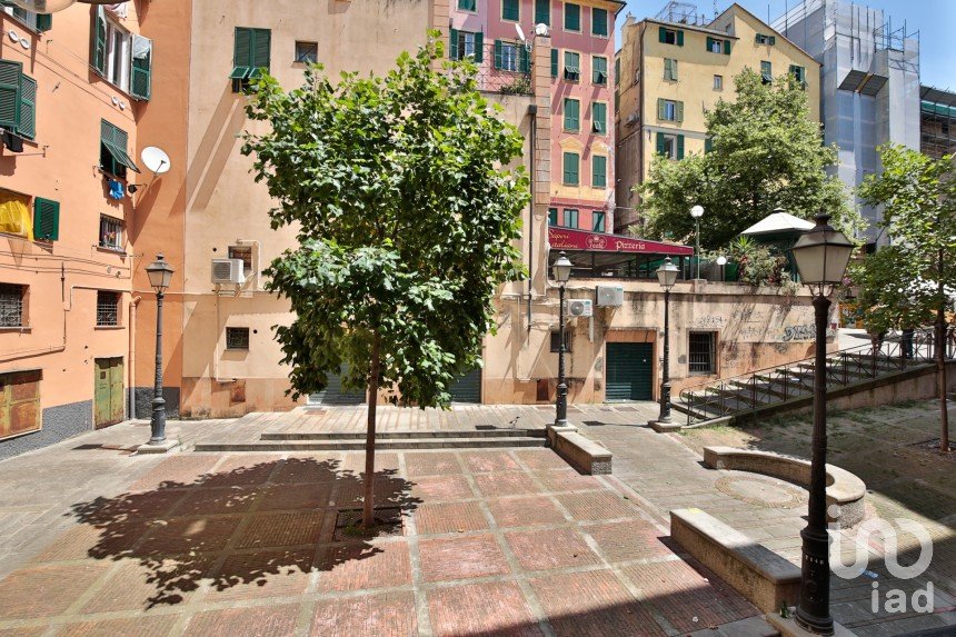 Four-room apartment of 60 m² in Genova (16126)