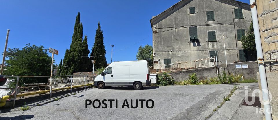 Warehouse of 681 m² in Genova (16153)