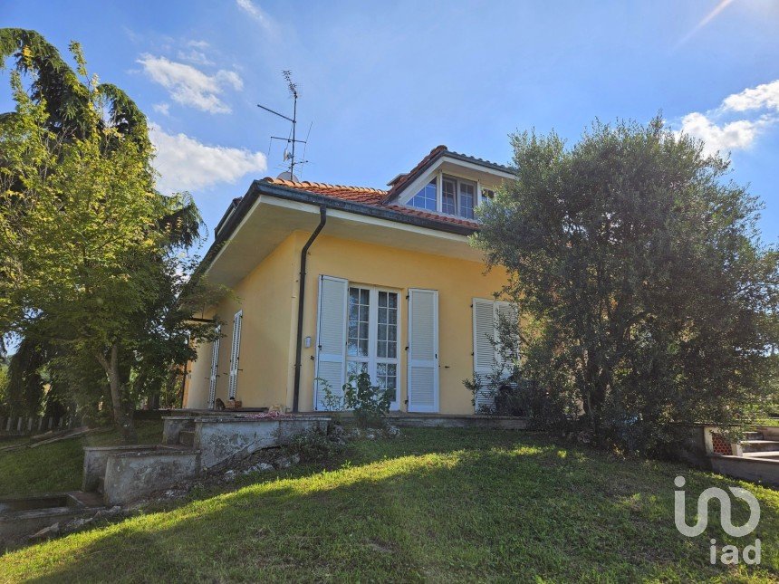 Villa 10 locali di 325 m² in Conzano (15030)