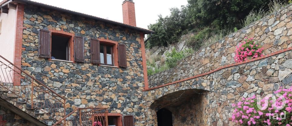 House 8 rooms of 200 m² in Varazze (17019)