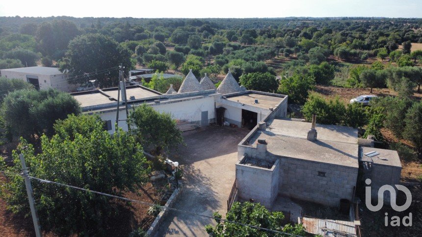 Equestrian facility 8 rooms of 250 m² in Martina Franca (74015)