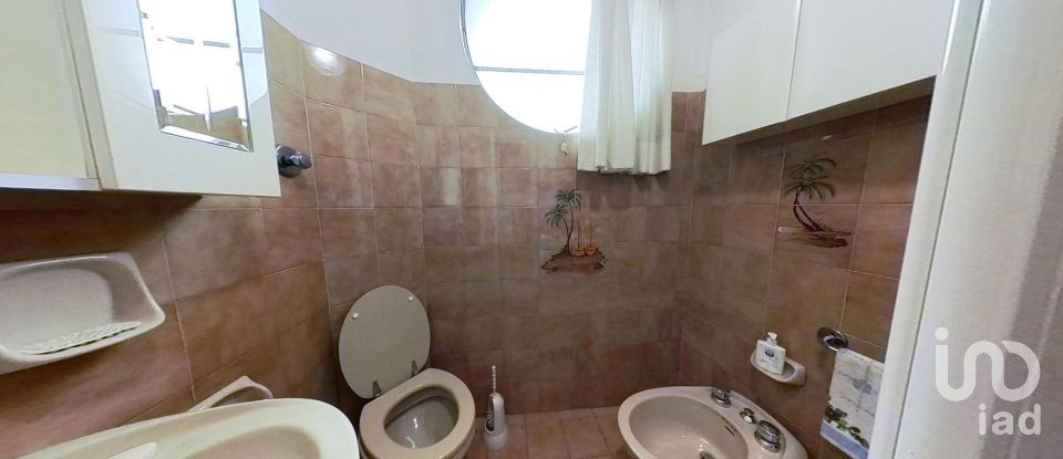 Palazzo / Stabile 6 locali di 84 m² a Genova (16139)