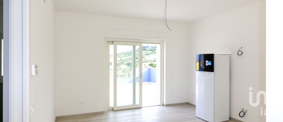 Attico / Mansarda / Loft 5 locali di 74 m² a Alba Adriatica (64011)