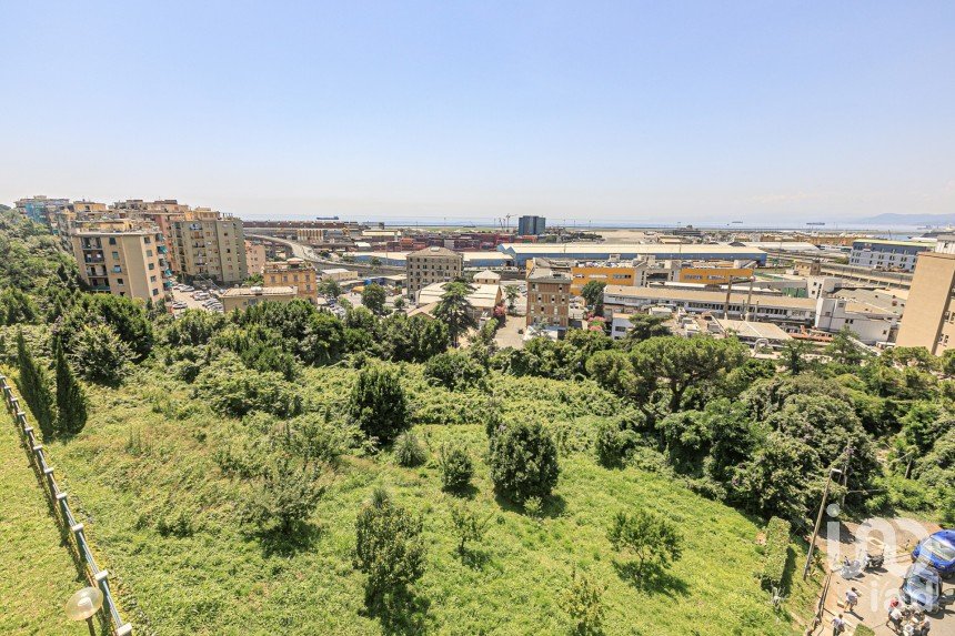 Appartamento 5 locali di 90 m² a Genova (16153)