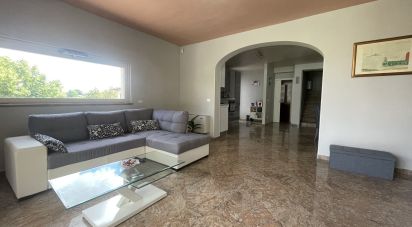 Casale 7 locali di 269 m² in Marciano della Chiana (52047)