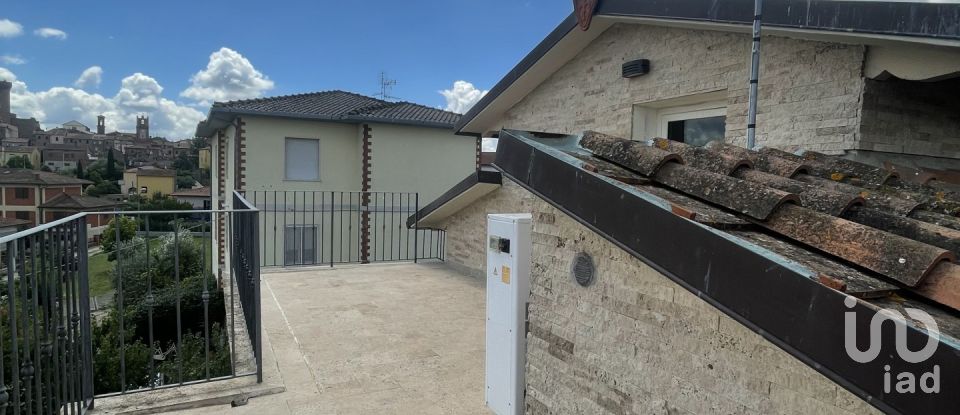 Villa 7 locali di 269 m² in Marciano della Chiana (52047)