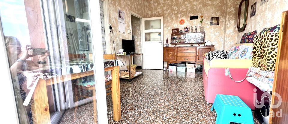 Three-room apartment of 45 m² in Genova (16131)