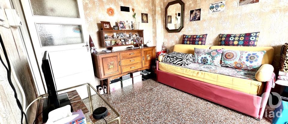 Three-room apartment of 45 m² in Genova (16131)