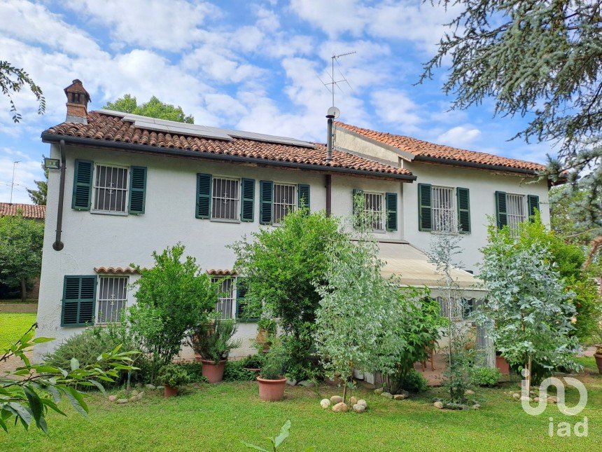 Villa 16 locali di 362 m² in Quattordio (15028)