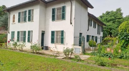 Casale 16 locali di 362 m² in Quattordio (15028)