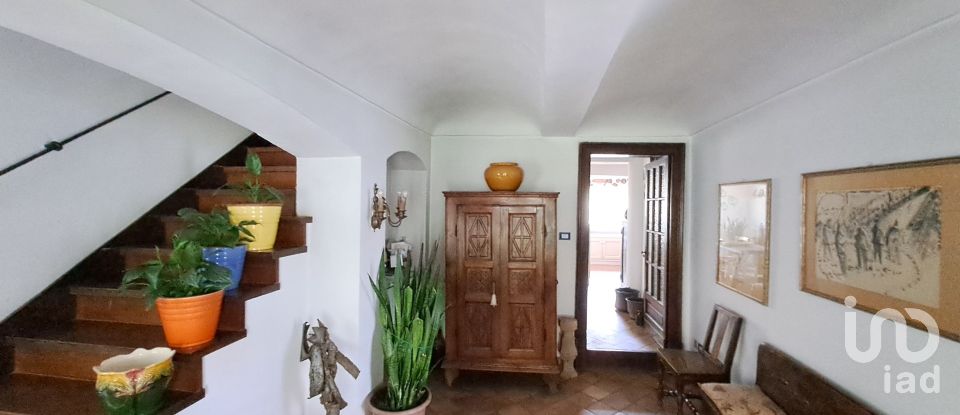 Villa 16 locali di 362 m² in Quattordio (15028)