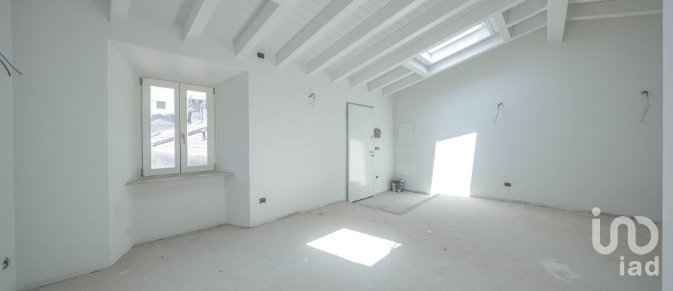 Immobile di prestigio 2 locali di 62 m² a Desenzano del Garda (25015)