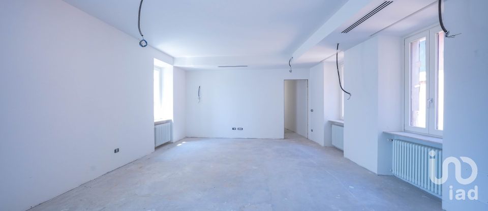 Immobile di prestigio 6 locali di 156 m² a Desenzano del Garda (25015)