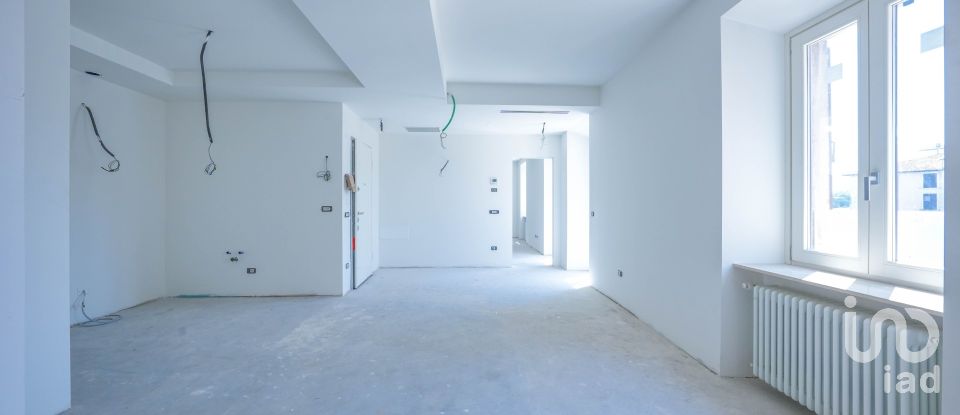 Immobile di prestigio 6 locali di 156 m² a Desenzano del Garda (25015)