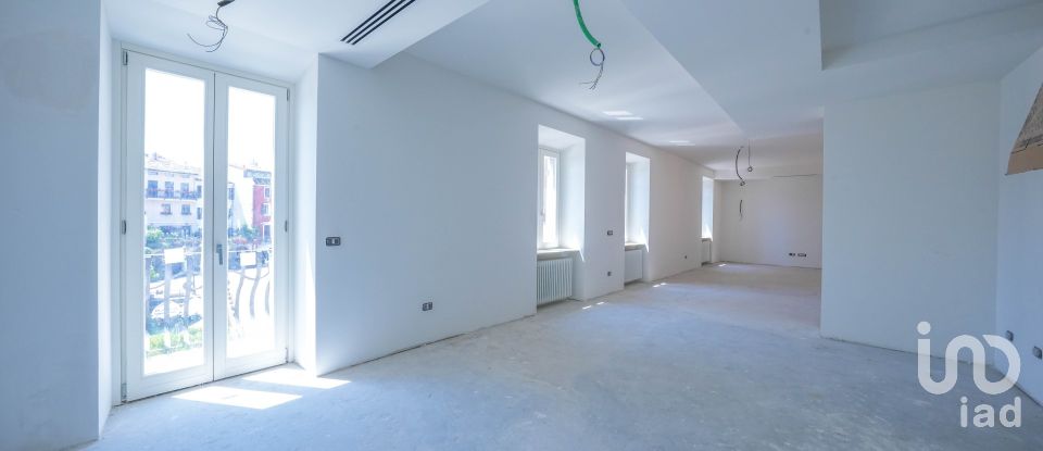 Immobile di prestigio 6 locali di 156 m² a Desenzano del Garda (25015)