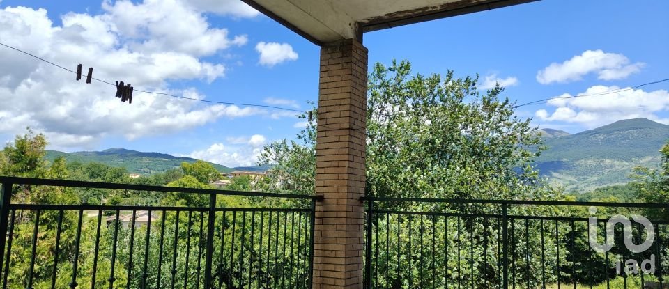 Town house 7 rooms of 232 m² in Alatri (03010)