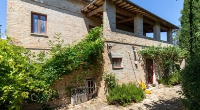 Country house 0 rooms of 420 m² in Monte San Pietrangeli (63816)