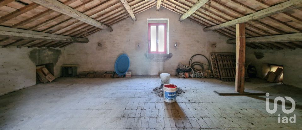 Rustico 0 locali di 420 m² in Monte San Pietrangeli (63816)