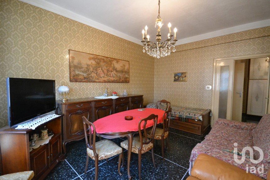 Four-room apartment of 73 m² in Genova (16149)