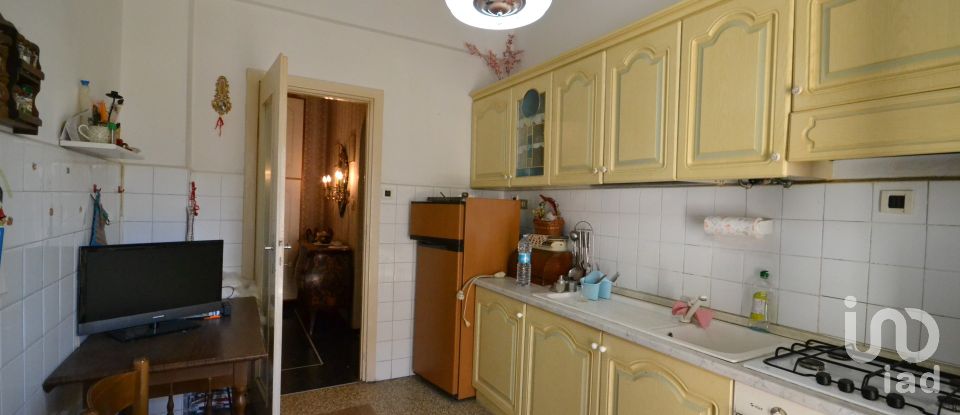 Four-room apartment of 73 m² in Genova (16149)